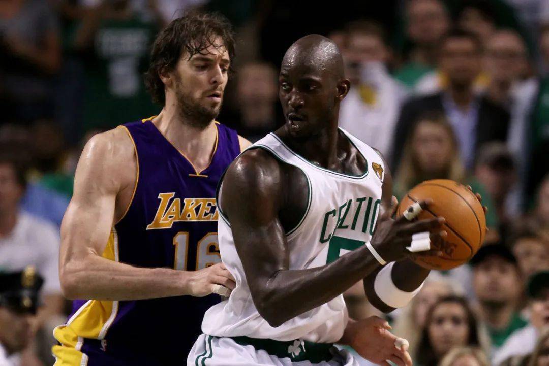 阵容深度不 阵容深度不